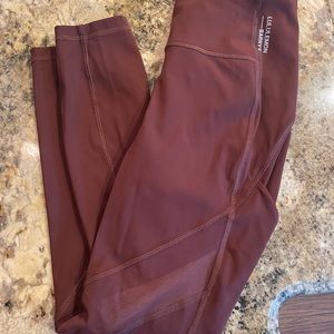 Lululemon x Barry’s Stronger as One Tight size 6